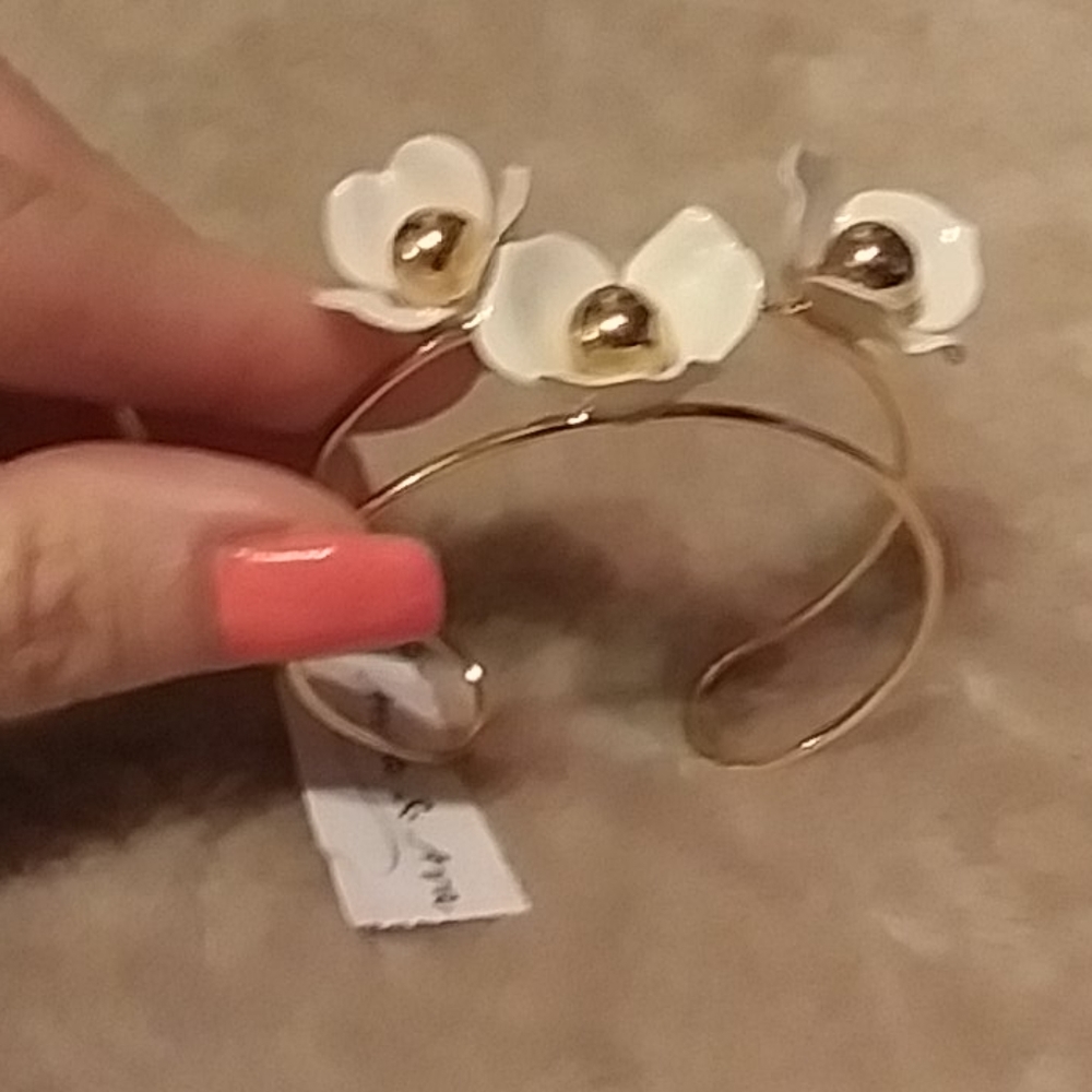 Flower bracelet